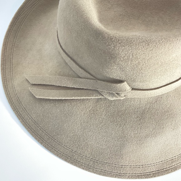 Betmar New York 100% Wool Tan Round Large Rim Cowgirl Hat w/Soft Top & Tie Band - Picture 11 of 15